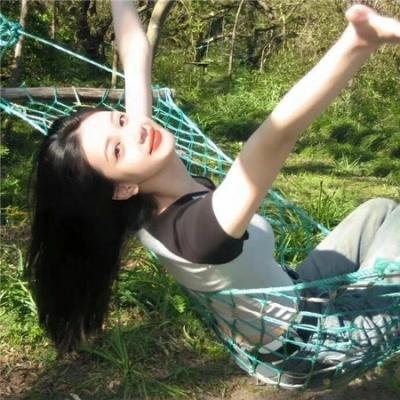 佛前灯下不见君